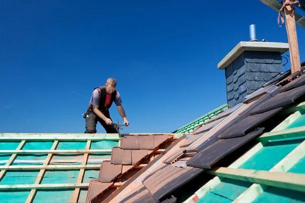 Work with Roofing Contractors Who Care